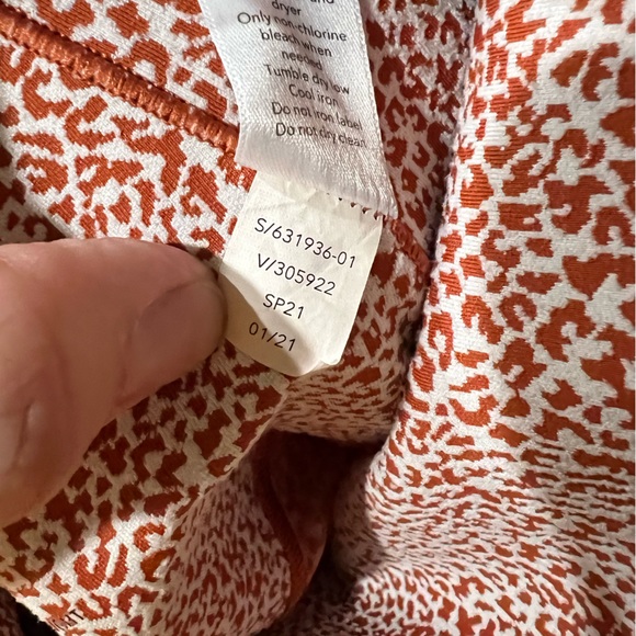 Athleta Salutation Stash Textured Tight in White & Orange Cheetah Print, XS Tall - Picture 8 of 9